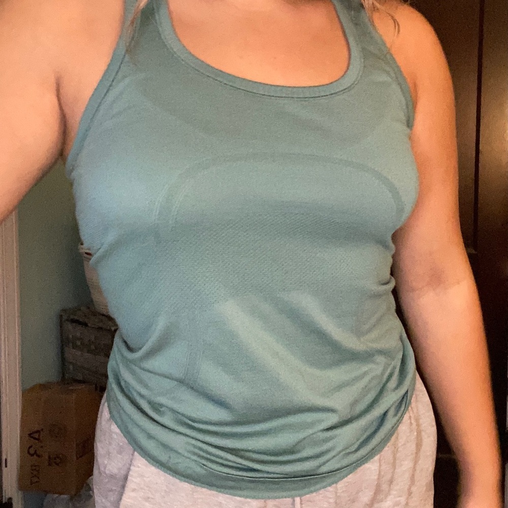 Lululemon tank top